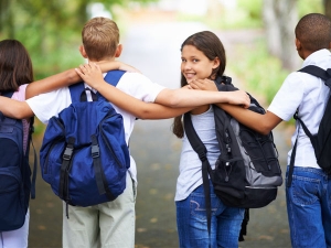 Kinder sicher auf den Schulweg vorbereiten Kinder sicher auf den Schulweg vorbereiten